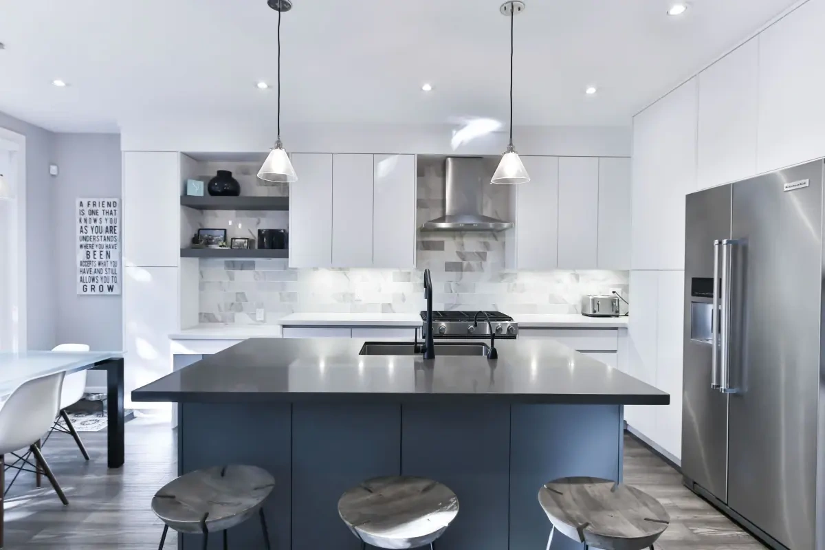Få et køkken der er både funktionelt og smukt med flotte designer lamper - inspiration til indretningen